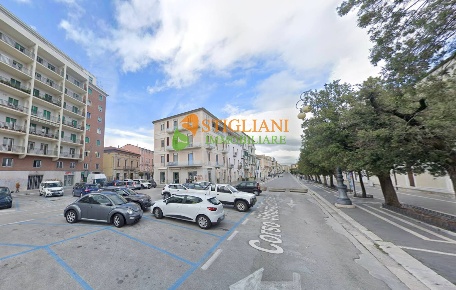 Foto Locale commerciale in centro, Campobasso Centro di 100 m² con 2 locali