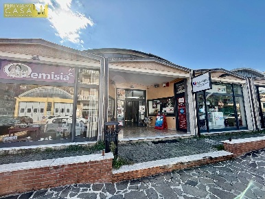 Foto Attività commerciale in Via Risorgimento, Montorio al Vomano Centro