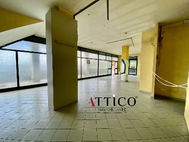 Foto Locale commerciale a Ariano Irpino di 236 m² con 4 locali in vendita