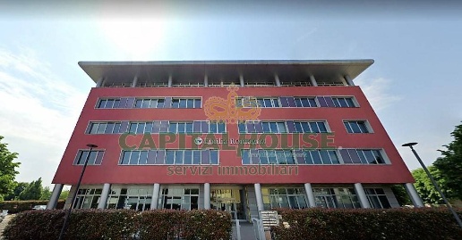 Foto Ufficio a Bologna Corticella di 200 m² con 7 locali in vendita