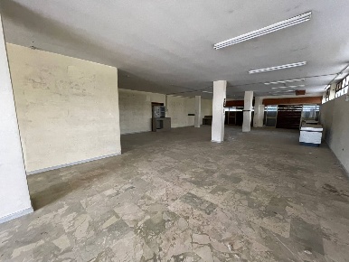 Foto Locale commerciale in via Sarno, Ottaviano di 200 m² in vendita