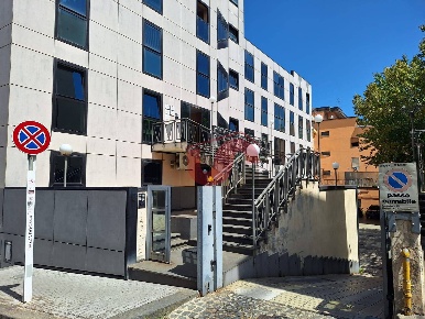 Foto Ufficio in Via Ennio Goduti, Benevento Centro Storico di 180 m²