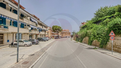 Foto Locale commerciale in via frentana, San Vito Chietino Centro di 129 m²