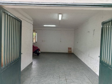 Foto Locale commerciale in Via Nerva, Bacoli di 100 m² con 2 locali