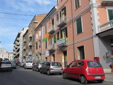 Foto Locale commerciale in Via Mazzini, Campobasso Centro di 70 m²
