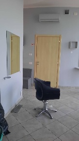 Foto Attività commerciale in via Giosuè Carducci, San Giuliano Terme