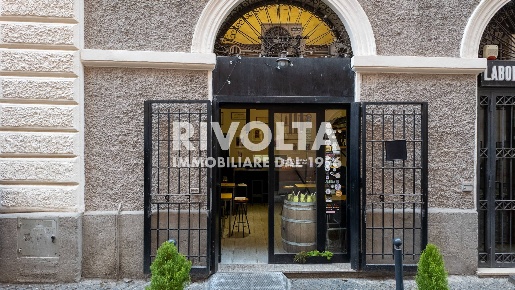 Foto Locale commerciale a Roma di 40 m² con 2 locali in vendita