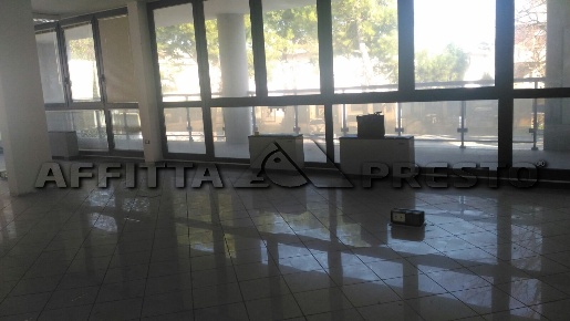 Foto Ufficio a Forlì Musicisti di 80 m² con 1 locali in affitto