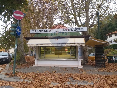 Foto Locale commerciale in corso Casale, Torino Sassi di 11 m² con 1 locali
