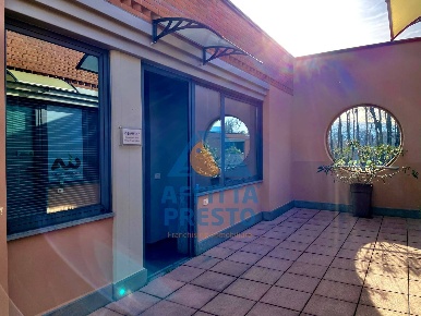 Foto Ufficio a Lucca di 67 m² con 3 locali in affitto