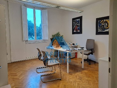 Foto Ufficio a Empoli di 140 m² con 7 locali in affitto