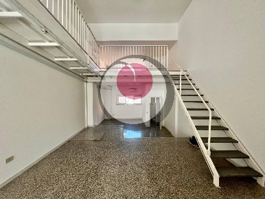 Foto Locale commerciale in Via isonzo, Lanciano Centro di 160 m² in affitto