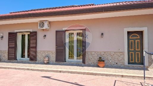 Foto Villa singola in capricorno, Catania San Giovanni Galermo di 170 m²