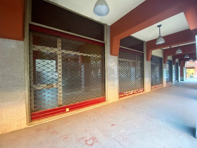 Foto Locale commerciale in VIA VACCHIERI, Collegno Santa Maria di 62 m²