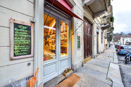 Foto Attività commerciale in Via Cosmo, Torino Gran Madre - Crimea di 33 m²