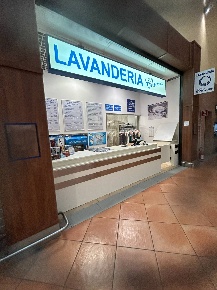 Foto Attività commerciale a Usmate Velate di 100 m² in vendita