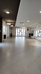 Foto Locale commerciale a Pianella di 130 m² con 1 locali in affitto