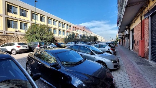 Foto Locale commerciale in Via Ferrante Imparato, Napoli di 31 m²