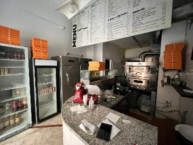Foto Attività commerciale in Via Borgo Stretto, Pisa Santa Maria di 55 m²