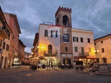 Foto Attività commerciale in Via Vittorio Emanuele, Castiglione del Lago