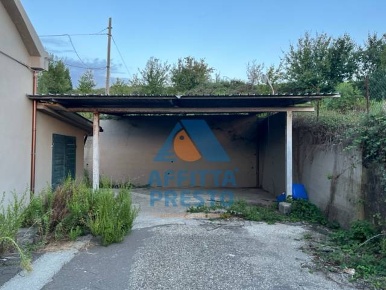 Foto Attività commerciale a Cerreto Guidi di 430 m² con 3 locali in affitto