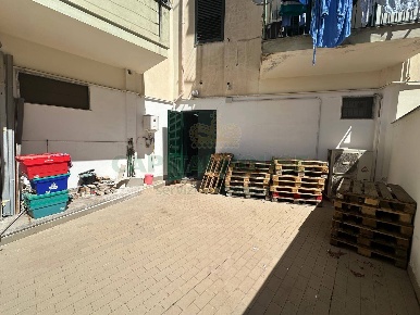 Foto Locale commerciale in via piano del principe, Poggiomarino Centro