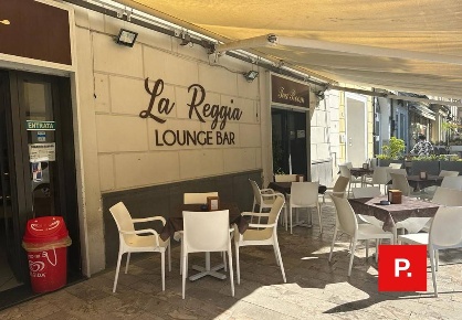 Foto Attività commerciale in corso Trieste, Caserta Corso Trieste di 200 m²