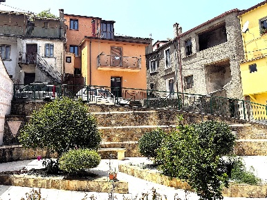 Foto Villa a schiera in via Partenope, Carlopoli Centro di 215 m²