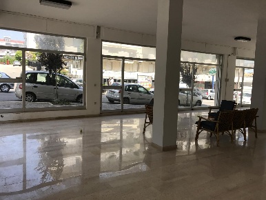 Foto Locale commerciale in CORSO EUROPA, Vasto di 1153 m² con 2 locali