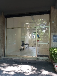 Foto Negozio in Via Massenzio Masia, Bologna Massarenti di 40 m² in affitto