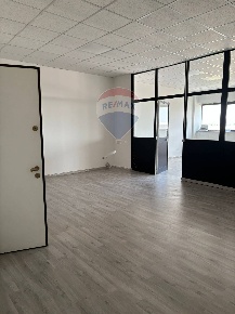 Foto Ufficio a Curno di 137 m² con 3 locali in affitto