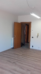 Foto Ufficio in via carlo piaggia, Capannori Centro di 30 m² con 1 locali