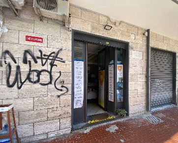 Foto Negozio in Vico Acitillo, Napoli Vomero di 20 m² con 1 locali