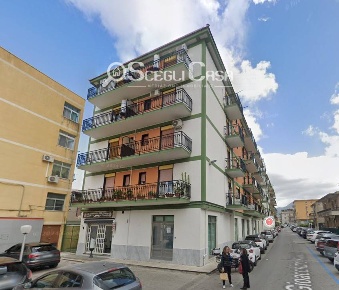 Foto Locale commerciale in Via Rossini, Carini Centro di 145 m² in affitto