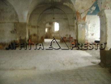 Foto Attività commerciale a Livorno di 500 m² con 1 locali in affitto