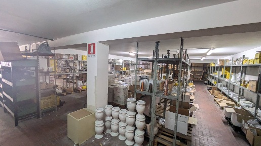 Foto Magazzino in VIA GRECO, Floridia di 373 m² con 1 locali in vendita