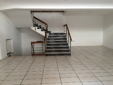 Foto Attività commerciale in corso italia, Pisa Sant'Antonio di 330 m²