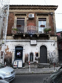 Foto Attività commerciale in via etnea, Gravina di Catania Centro di 58 m²