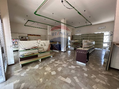 Foto Negozio in VIA MAGENTA, Busto Arsizio Sant'Edoardo di 198 m²