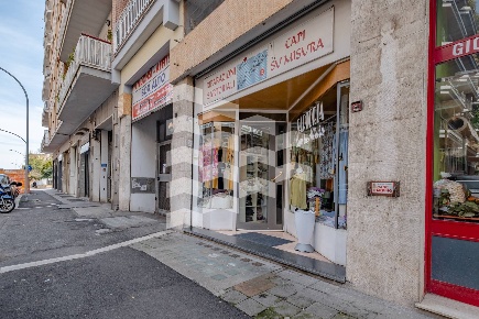 Foto Locale commerciale in Via Mario Fani, Roma Gemelli - Pineta Sacchetti