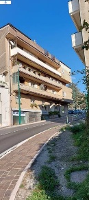 Foto Locale commerciale in corso vittorio emanuele, Ariano Irpino di 320 m²