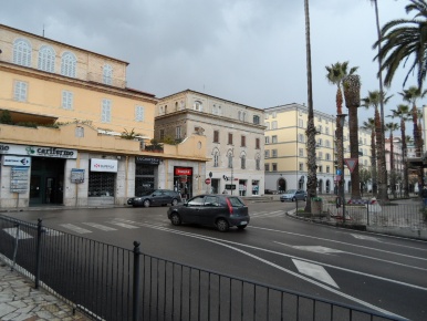 Foto Locale commerciale in Via Ugo Bassi, San Benedetto del Tronto Centro