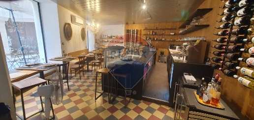 Foto Attività commerciale in Via Laberinto, Siracusa Ortigia di 80 m²