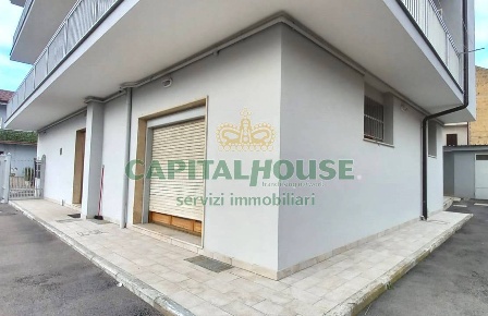 Foto Laboratorio a Capua Sant'angelo In Formis di 35 m² con 1 locali