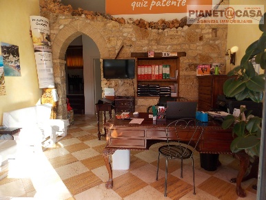 Foto Attività commerciale in Via Salaria, Castel di Lama di 80 m²