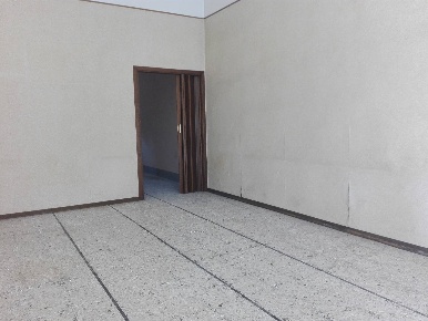 Foto Attività commerciale in via Garibaldi, Calcinaia Centro di 40 m²