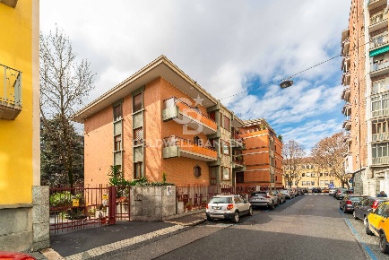 Foto Ufficio in Via Giuseppe Talucchi, Torino San Donato di 153 m²