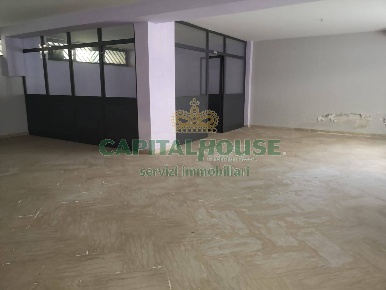 Foto Locale commerciale in Via Giovanni XXIII, San Nicola la Strada