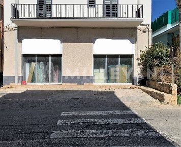 Foto Locale commerciale in Via Sanremo, Scicli Donnalucata di 100 m²