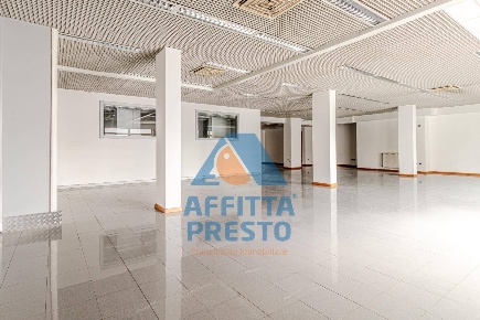 Foto Ufficio a Santa Croce sull'Arno di 400 m² con 6 locali in affitto